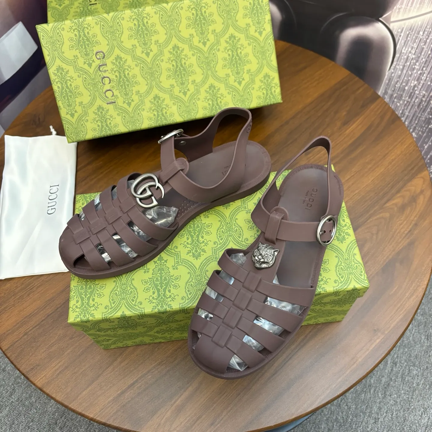 Men's shoes 260💰 [Gucci] Counter quality, top-quality original goods, real photos! Original TPU material, fine workmanship, comfortable; genuine 1:1 replica Size: 36 ~ 46